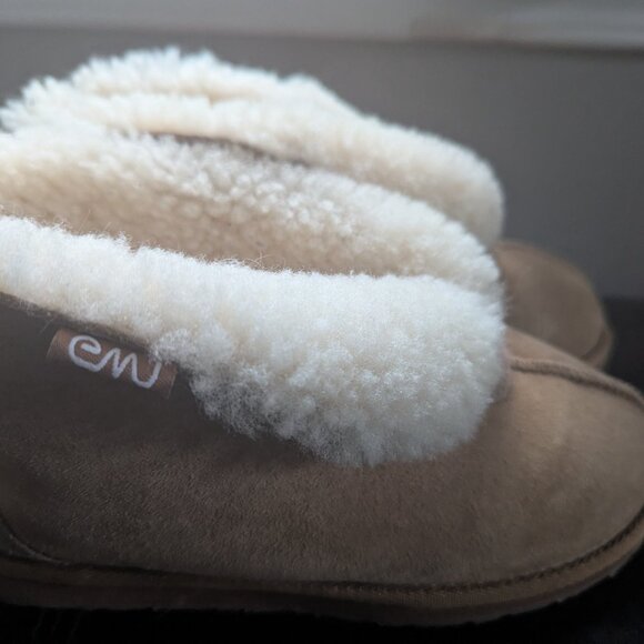 EMU shoes/slippers - Picture 1 of 7